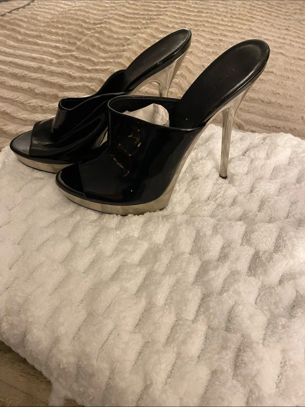 NWOT, Gucci Black Patent Platform Mule with Silver Stiletto with Gucci Shoe Bag